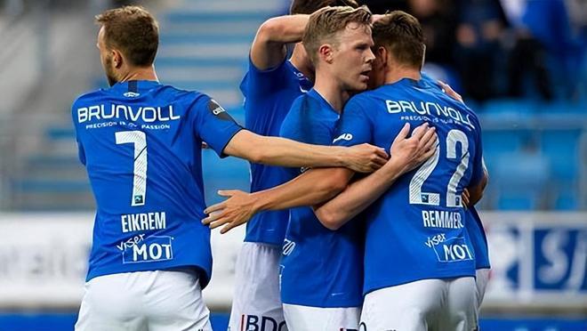 足球队来说 足球队来说