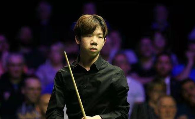 禁区附近的 禁区附近的